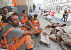 Нелегальных гастарбайтеров заставят работать бесплатно Нелегальных гастарбайтеров заставят работать бесплатно