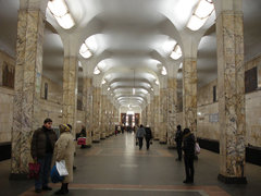 Сегодня на рельсы столичного метро бросилось два человека Сегодня на рельсы столичного метро бросилось два человека