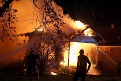 Мощный взрыв на заводе в Техасе унес десятки жизней Мощный взрыв на заводе в Техасе унес десятки жизней
