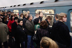 Трагедии в метро продолжаются: один человек погиб, шестеро госпитализированы Трагедии в метро продолжаются: один человек погиб, шестеро госпитализированы